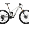 Celoodpružené elektrokolo Pivot Shuttle SL Team XTR Barva: Aspen White