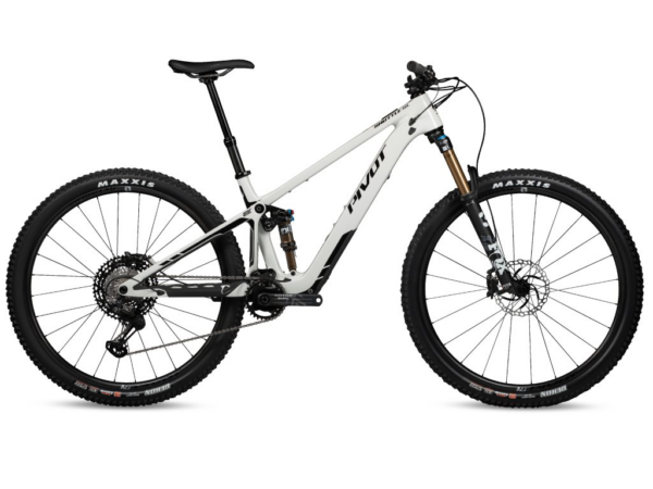 Celoodpružené elektrokolo Pivot Shuttle SL Team XTR WC Barva: Aspen White