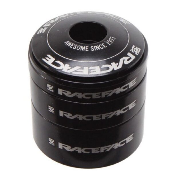 Karbonové víčko + podložky Race Face Spacer KIT