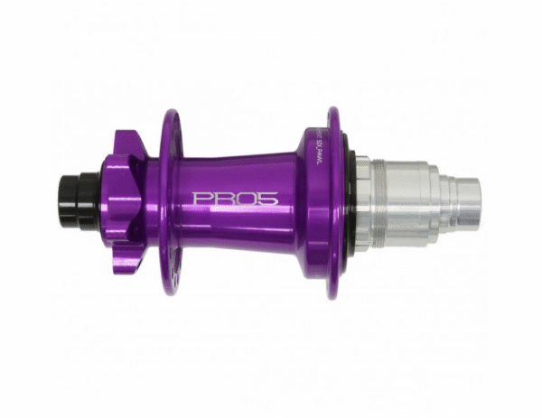 Náboj Hope PRO 5 zadní - fialový Rozměr: 157x12 mm