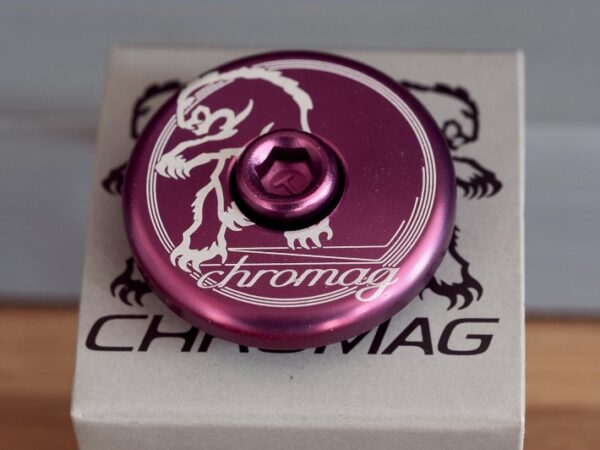 Víčko představce Chromag Barevná kombinace: Fialové