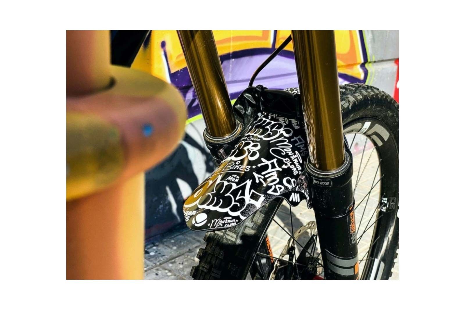 Blatníček AMS Mud - Montana Colors - Obrázek 2