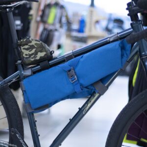 Rámová brašna Acepac Roll frame bag L - modrá